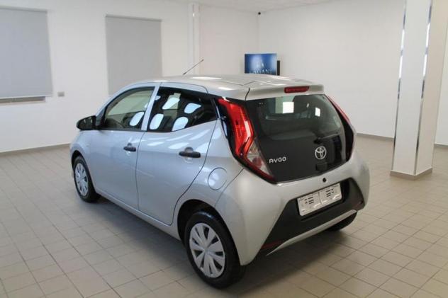 Toyota Aygo Connect 1.0 VVT-i 72 CV 5 porte x-play - Foto 6