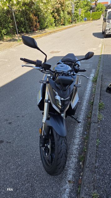 VENDESI MOTO HORNET 750 ANNO 2023 - Foto 5