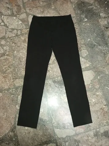 lotto 4 pantaloni bambina 12 anni. lotto 4 pantaloni bambina 12 anni. 1 pantalon - Foto 2