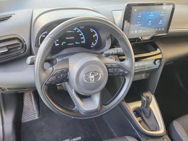 TOYOTA Yaris Cross 1.5 Hybrid 5p. E-CVT Trend rif. 23123183 - Foto 8