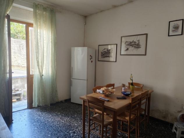 Vendiamo casa indipendente con giardino - Foto 3