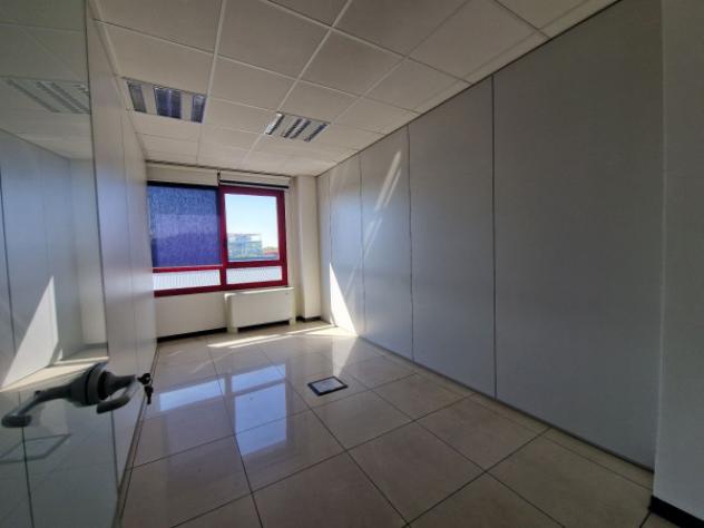 Immobile di 345 m² con più di 5 locali in affitto a Pero - Foto 10
