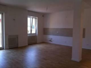 Appartamento di 90 m² con 3 locali e box auto in affitto a Sarnico