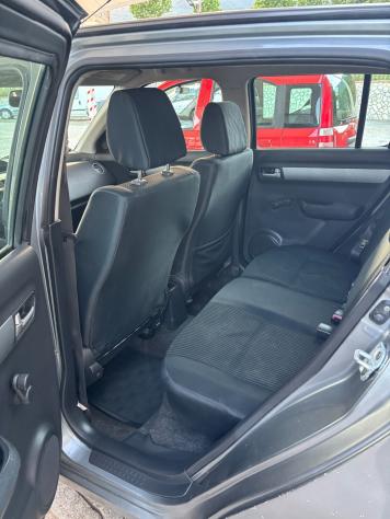 Suzuki Swift 1.3 DDiS 5p. GLX-2005 - Foto 8