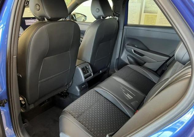 Volkswagen T-Roc T-Roc 1.5 eTSI ACT 150 CV DSG R-Line - Foto 7