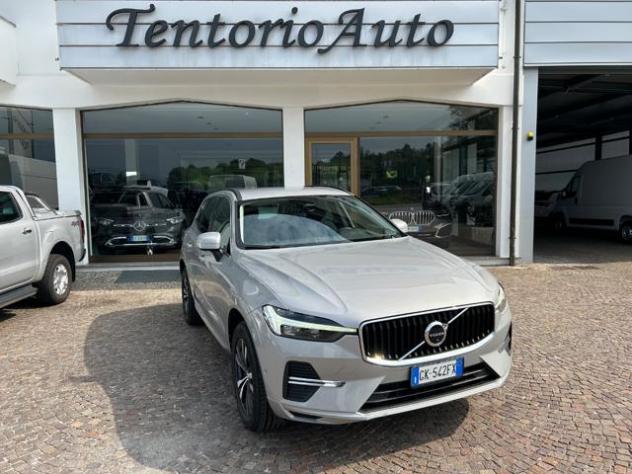 VOLVO XC60 B4 (d) AWD automatico MOMENTUM rif. 24101685
