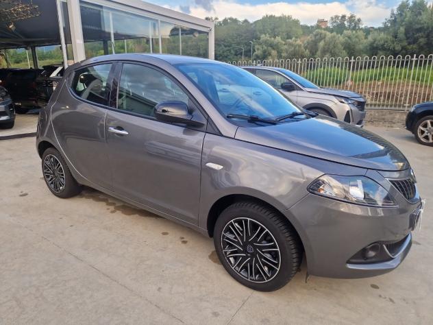 Lancia Ypsilon 1.0 FireFly 70cv Hybrid Gold Plus - Foto 3