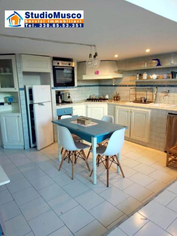 StudioMusco vende a Capri, su via Marina Grande, appartamento su due livelli. - Foto 3