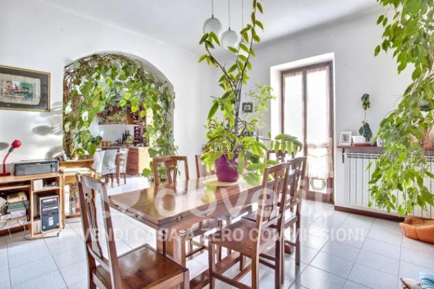 Villa di 150 m² con 5 locali e posto auto in vendita a Luvinate - Foto 3
