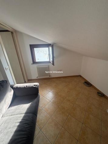 APSELLA VENDESI APPARTAMENTO INDIPENDENTE CON MANSARDA E GIARDINO - Foto 17