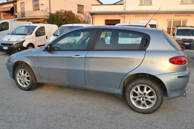 Alfa Romeo 147 1.9 JTD (115 CV) cat 5p. Distinctive - Foto 8