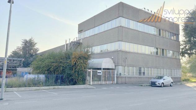CAPANNONE INDIPENDENTE CON PALAZZINA UFFICI VICINANZE AUTOSTRADA A8 - Foto 11