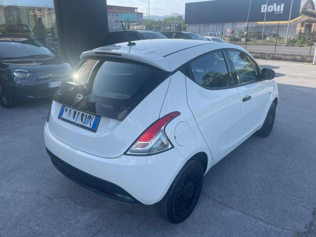 Lancia Ypsilon 1.0 70cv Firefly Hybrid S&S Silver - Foto 4