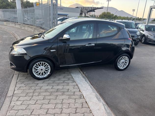 Lancia Ypsilon 1.3 MJT 16V 95 CV 5 porte S&S Gold - Foto 2