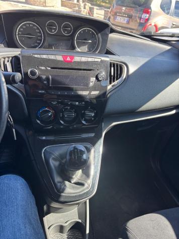 Lancia Ypsilon 1.2 69 CV 5 porte S&S Gold - Foto 8