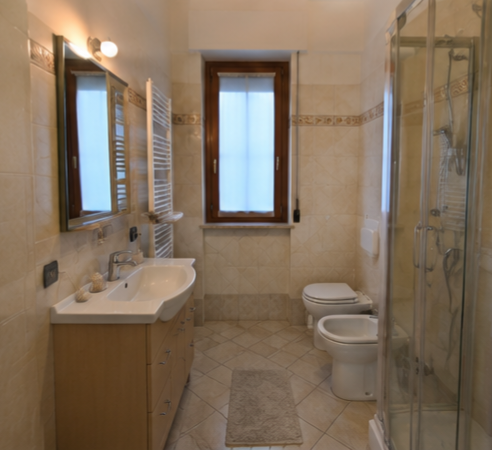 Trilocale ristrutturato corso peschiera