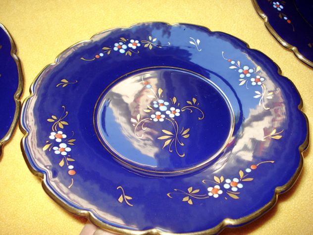 Servizio piatti antichi Deco blu e oro zecchino,decoro a rilievo,bordo a greche - Foto 2