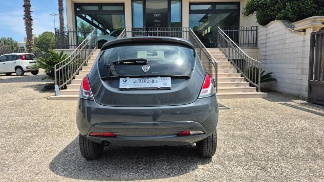 Lancia Ypsilon 0.9 TwinAir 85 CV 5 porte Metano Ecochic Elefant.Blu - Foto 2