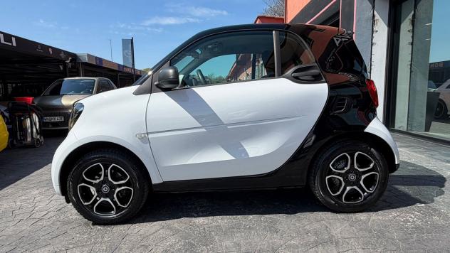 smart fortwo SENSORI DI PARCHEGGIO RATA MENSILE 172,00 EURO 70 1.0 52kW youngster - Foto 3