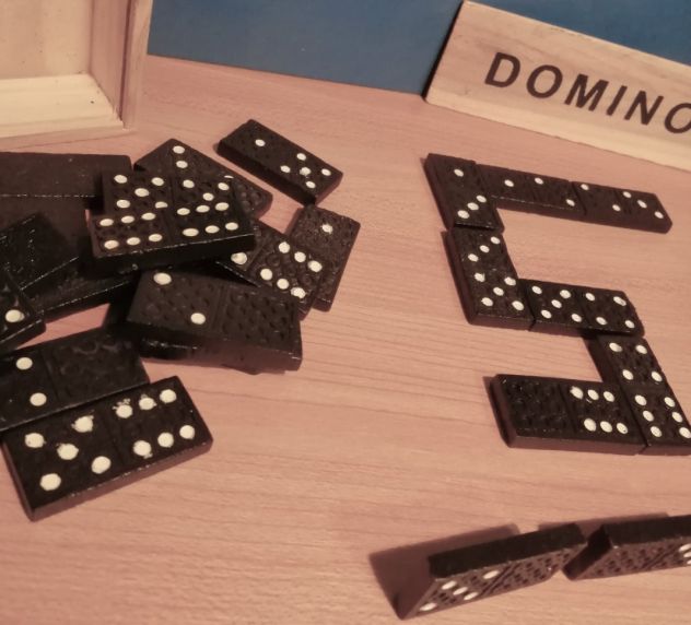 DOMINO gioco da Tavolo in Scatola di Legno 28 Tessere NERE - Foto 8