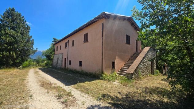 Casale in vendita a Nocera Umbra