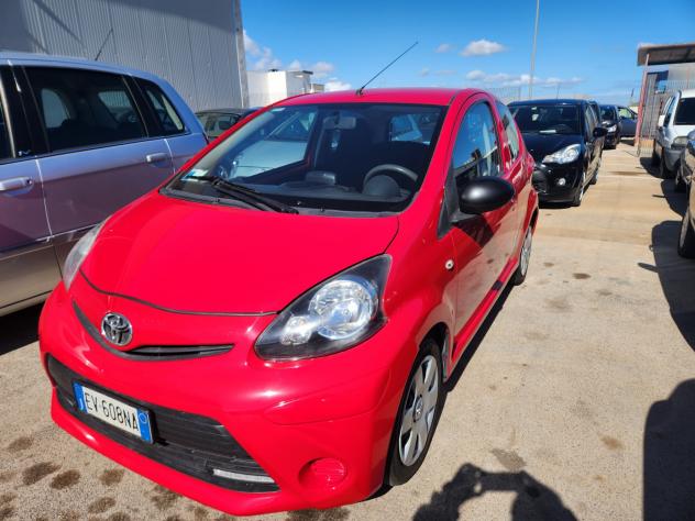 Toyota Aygo 1.0 BENZINA X NEOPATENTATI - Foto 2