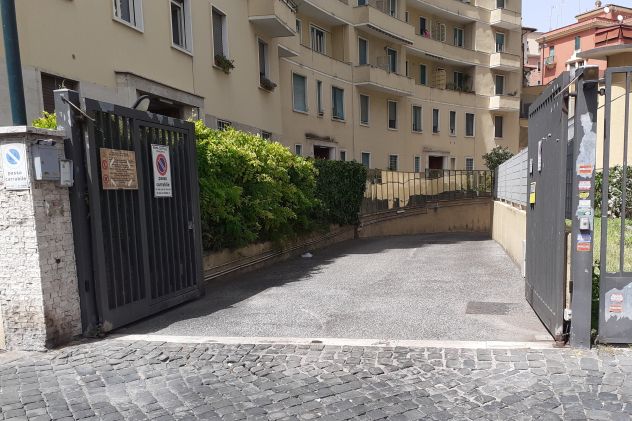 Privato affitta box auto in Zona Piazza Bologna/Stazione Tiburtina - Foto 3