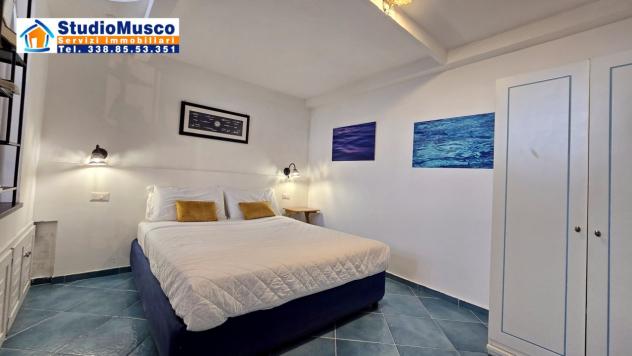 StudioMusco vende a Capri, su via Marina Grande, appartamento su due livelli. - Foto 14