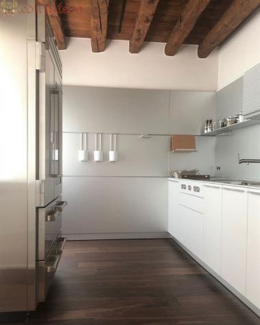 ATTICO DI RAFFINATO CHARME - GRANDE TRILOCALE CON RECUPERO SISMA BONUS - Foto 3