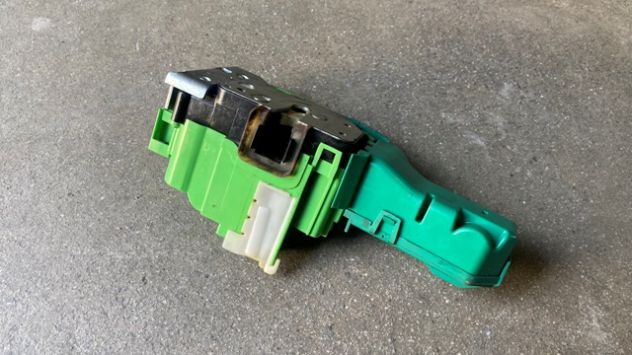 Chiusura centralizzata anteriore SX Alfa Romeo Giulietta del 2015 - Foto 3