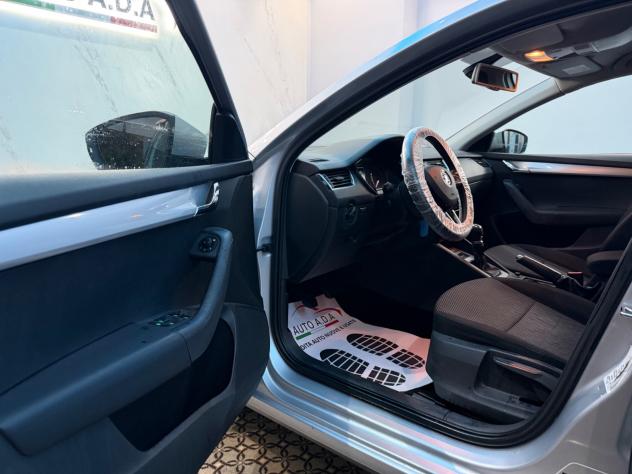 Skoda Octavia 1.6 TDI CR 105 CV Elegance - Foto 9