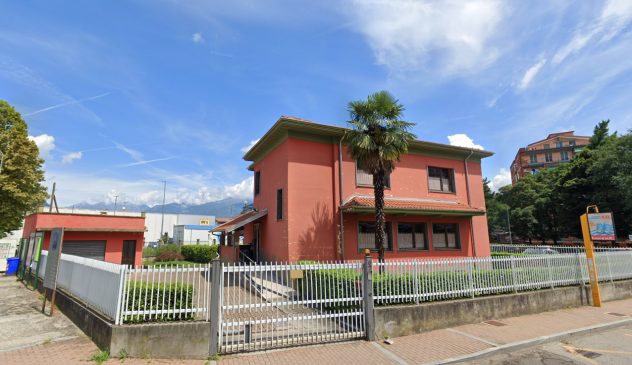 locale commerciale in vendita a Banchette