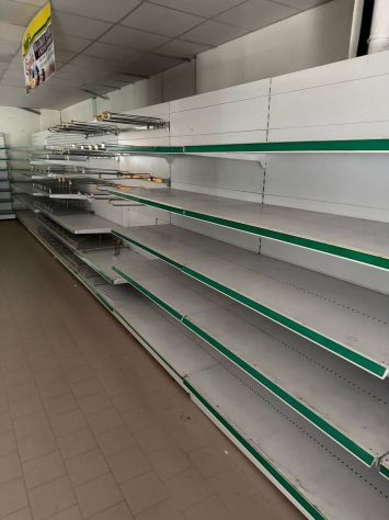 Scaffalatura per negozio Avellino - Foto 4
