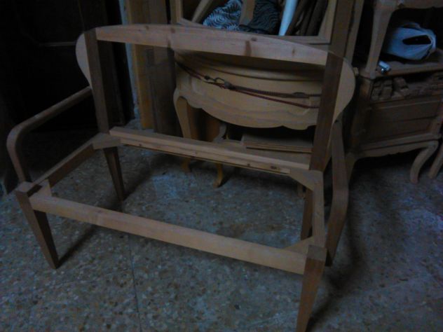 Specchiera e divanetto in legno