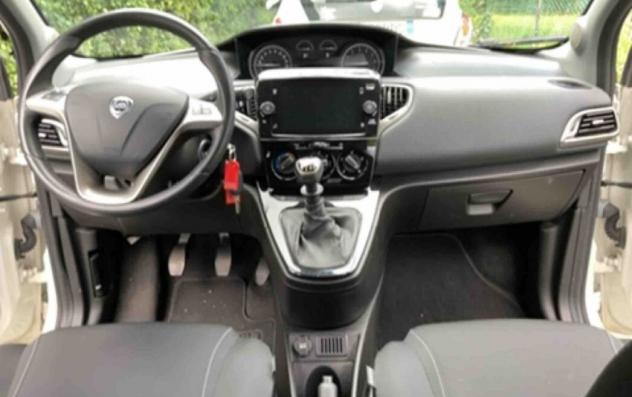 Lancia Ypsilon 1.0 FireFly 5 porte S&S Hybrid Gold - Foto 5