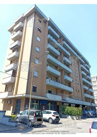 IMMOBILI-IMMOBILE COMMERCIALE-via Cimabue 14/A