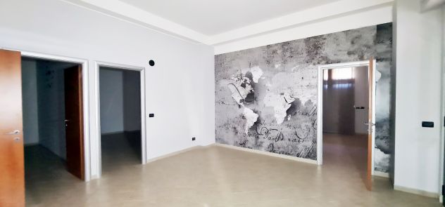 IMPORTANTE USO INVESTIMENTO, VENDESI LOCALE VIA G. BRUNO - VENOSA - Foto 4