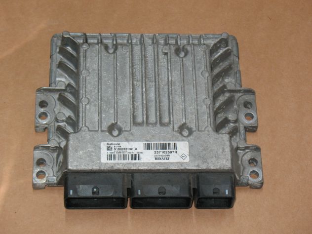 S180095132A ECU RENAULT DACIA 1.5 SID306 S180095132A S180095132 A 237102597R