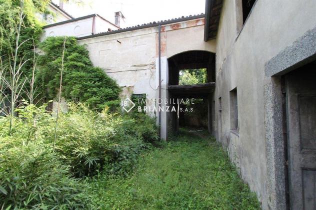 BESANA IN BRIANZA: IN VENDITA RUSTICO CON TERRENO EDIFICABILE DI MQ. 3.222 - Foto 6