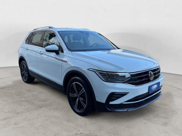 VOLKSWAGEN Tiguan 2.0 TDI 150 CV SCR DSG Life rif. 23914580 - Foto 6