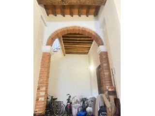 Trilocale in affitto a Pietrasanta