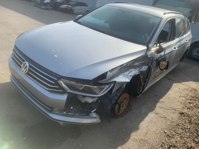 Ricambi VW Passat SW 2015 1.6 tdi dcx - Foto 3