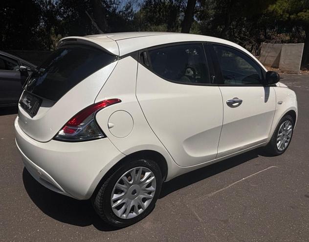Lancia Ypsilon 1.2 69 CV 5 porte GPL Ecochic Silver - Foto 3