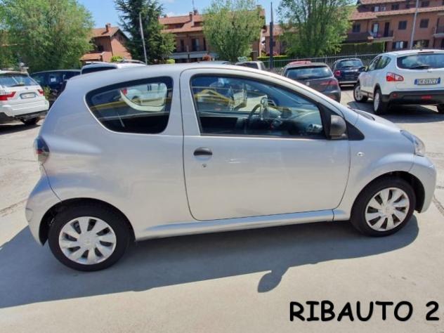 TOYOTA Aygo 1.0 12V VVT-i 3 porte Active Connect rif. 23936844 - Foto 9