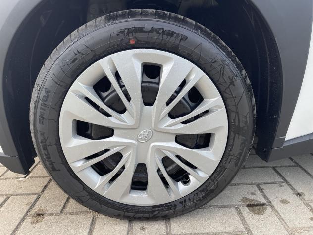 Toyota Aygo X 1.0 Active 72cv - KM0 - Foto 7