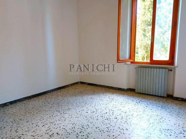 Porzione di casolare con ampio garage, resede e oliveto - Foto 16