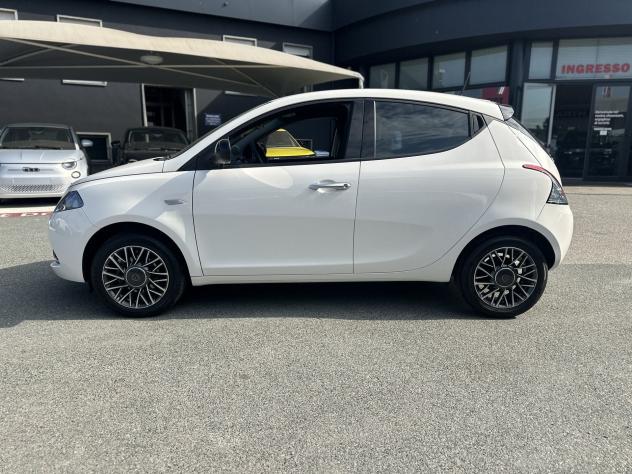 Lancia Ypsilon 1.0 FireFly 70cv Hybrid Gold - Foto 4