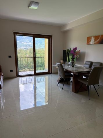 PADULA SCALO (SA) – APPARTAMENTO NUOVO, ARREDATO, CON ELETTRODOMESTICI E GARAGE - Foto 9