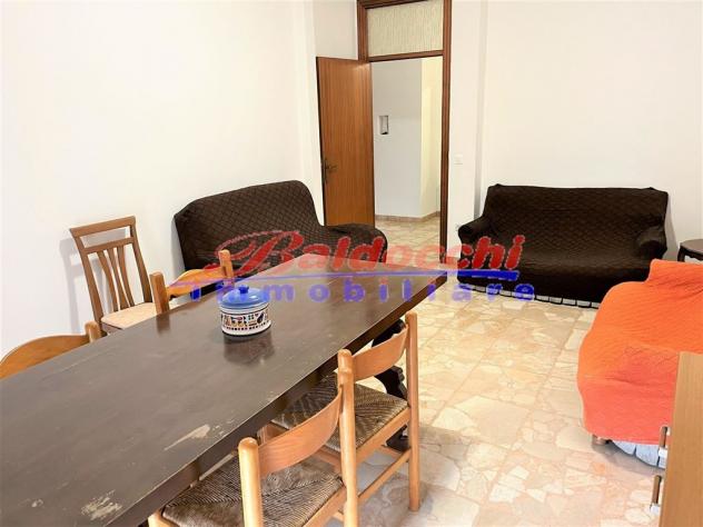 URBINO - Ampio quadrilocale con garage - Foto 5