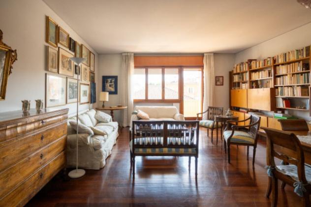 Appartamento di 155 m² con 5 locali e box auto in vendita a Venezia - Foto 2